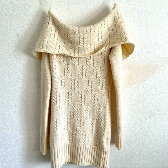 Guess Elegant Cream Sweater - Picture 8 of 12